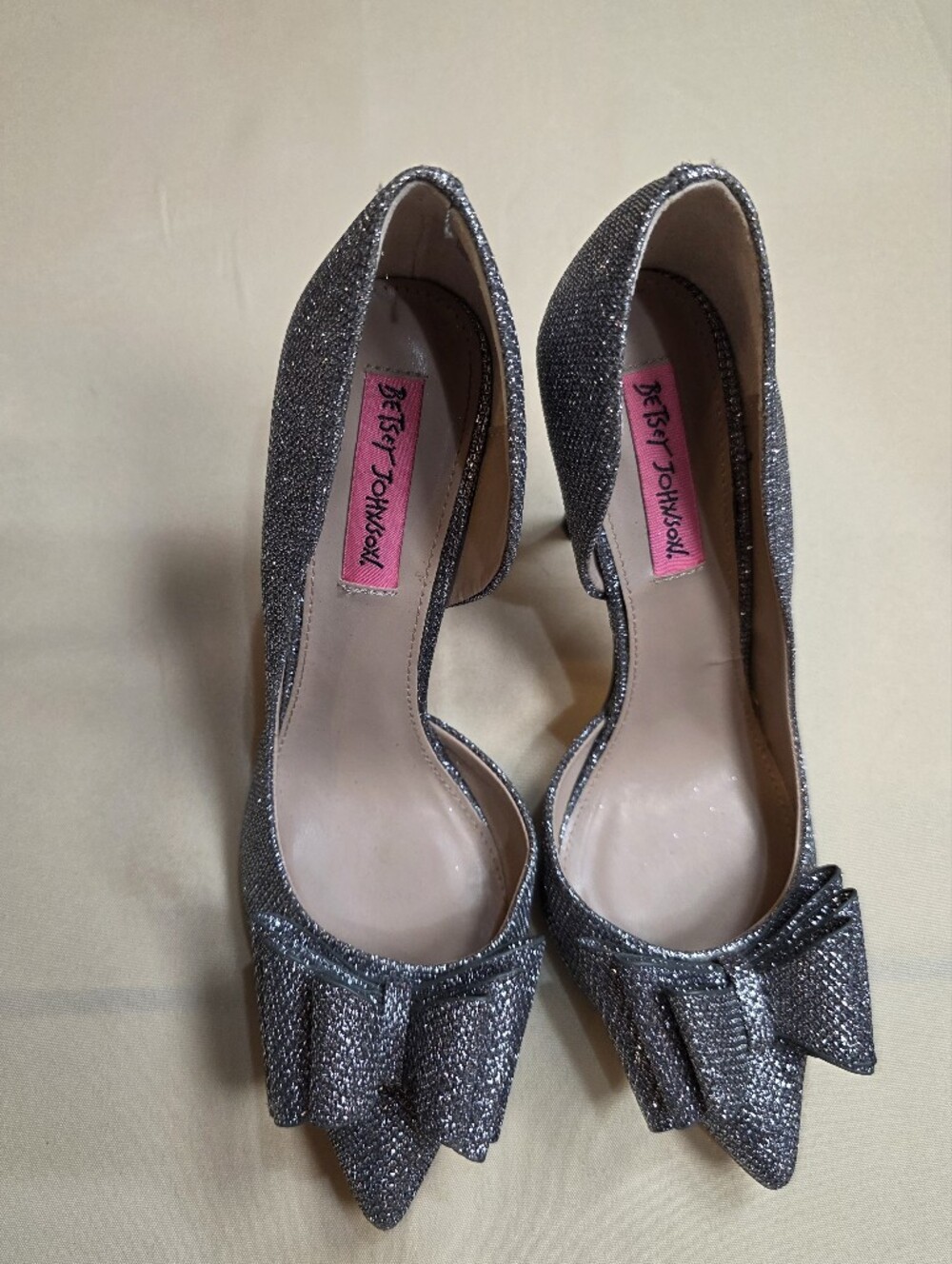 Betsey Johnson Prince Pewter Glitter Bow D’Orsay Pumps Size 8